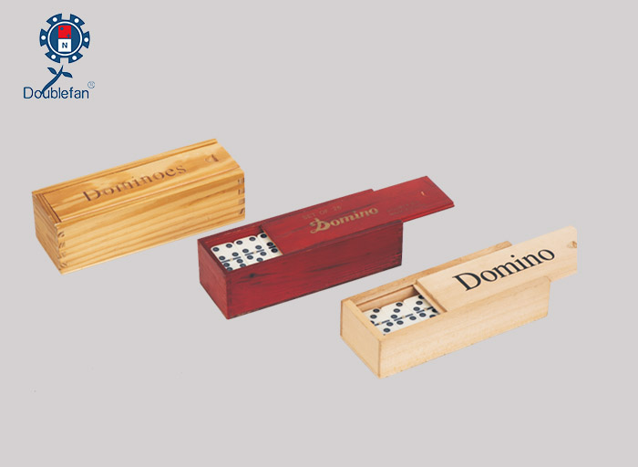 D6 WOODEN CUSTOMIZED LOGO